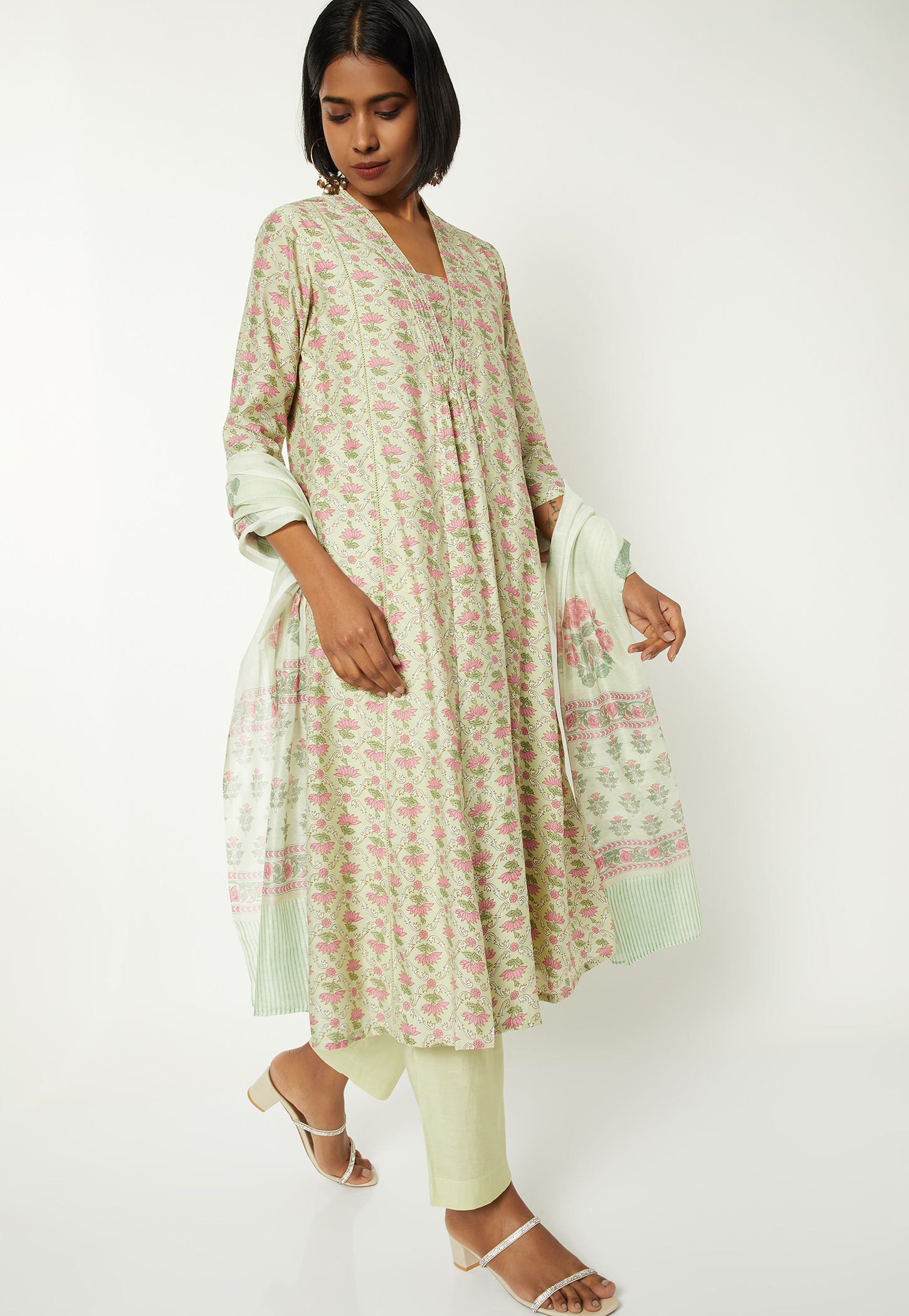 Women Floral Print A-line Kurta Set-picture-12