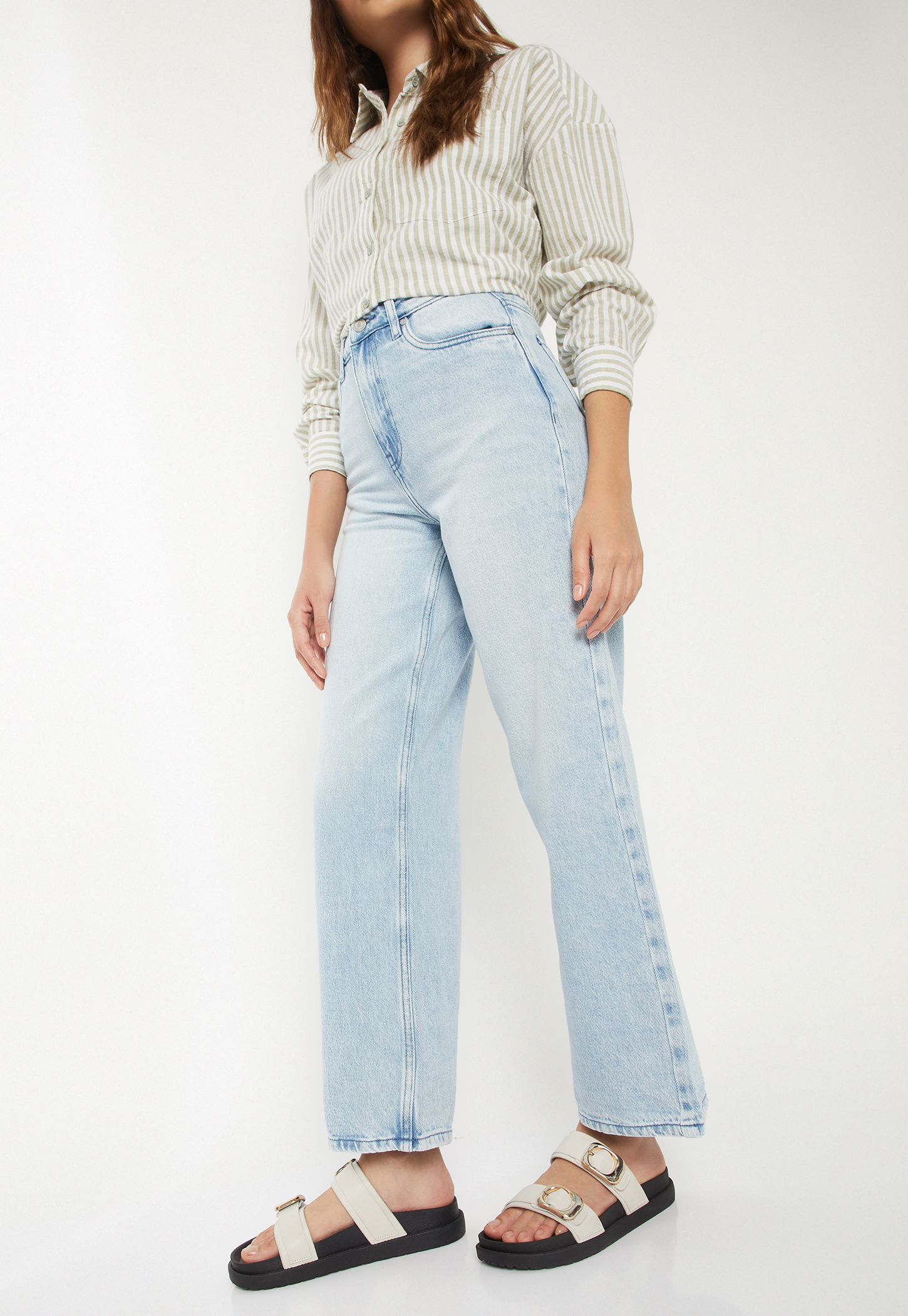 Women Lightwashed Wide-Leg Jeans-picture-11