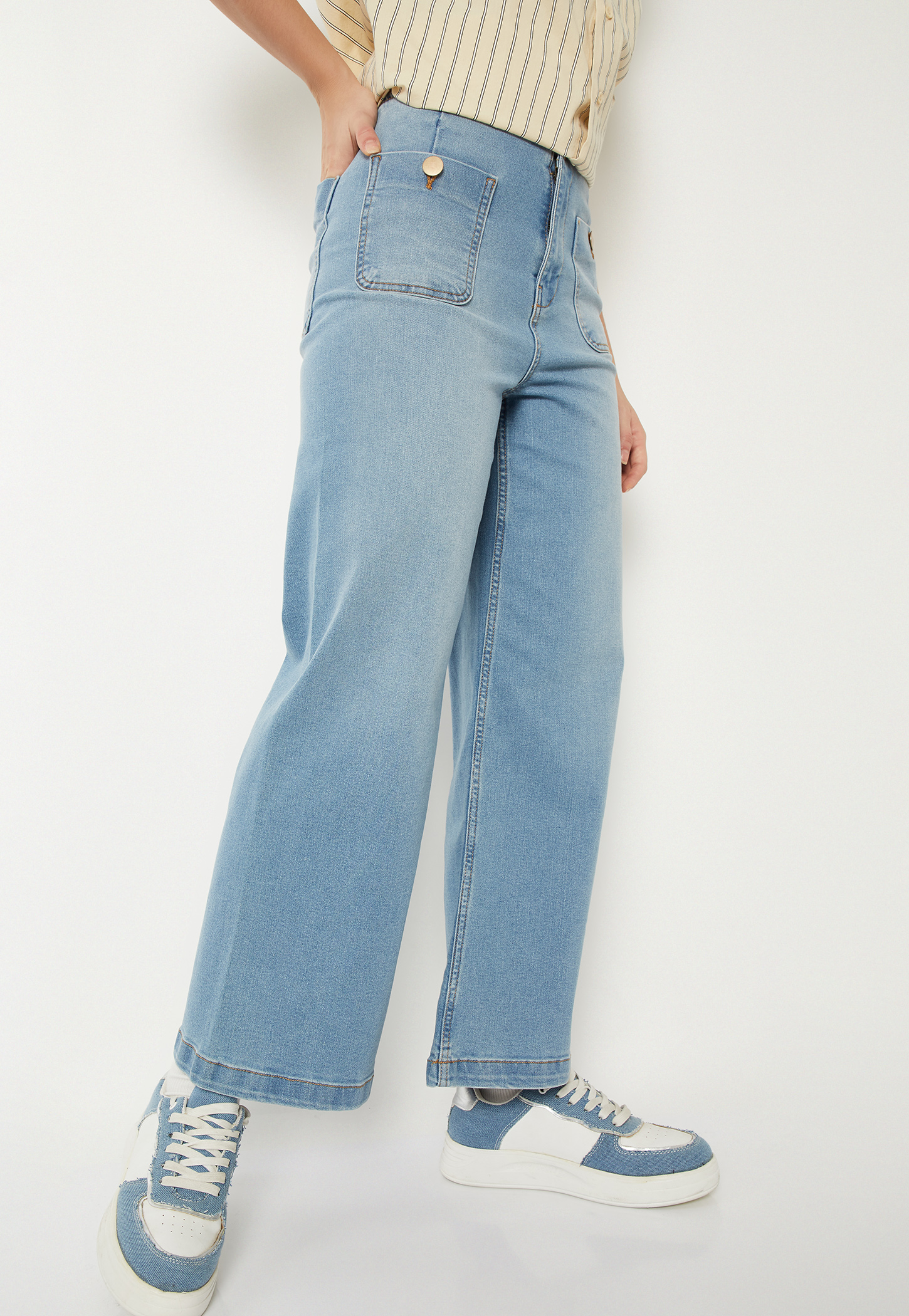 Women Washed Skater Fit Jeans-picture-18