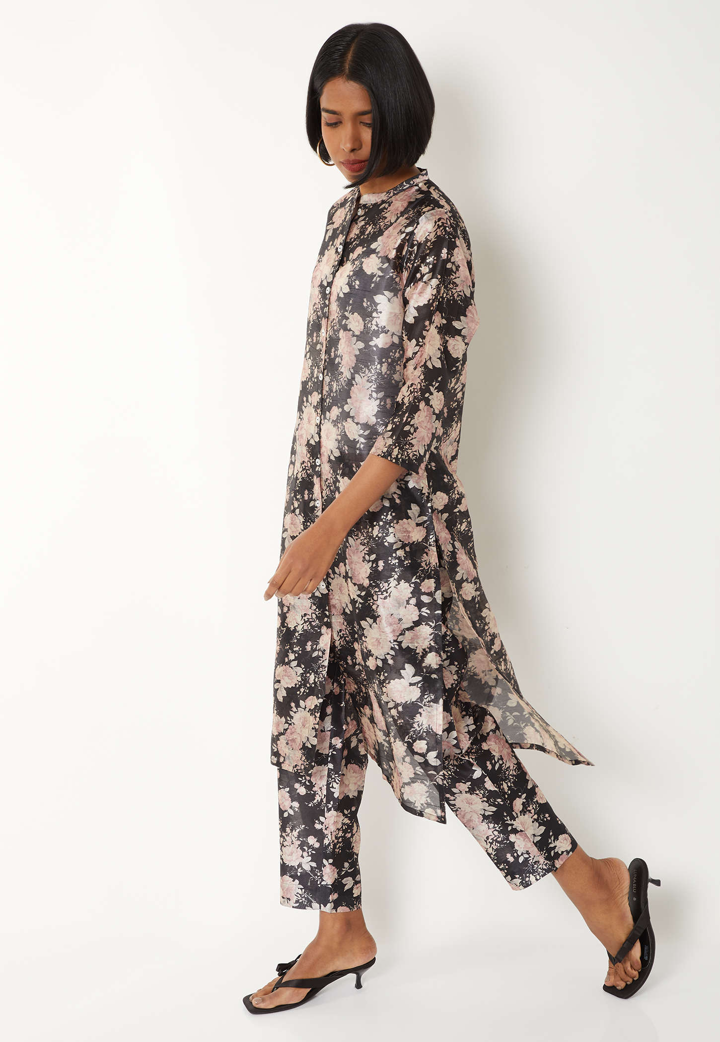 Women Floral Printed Straight Kurta Set-picture-11