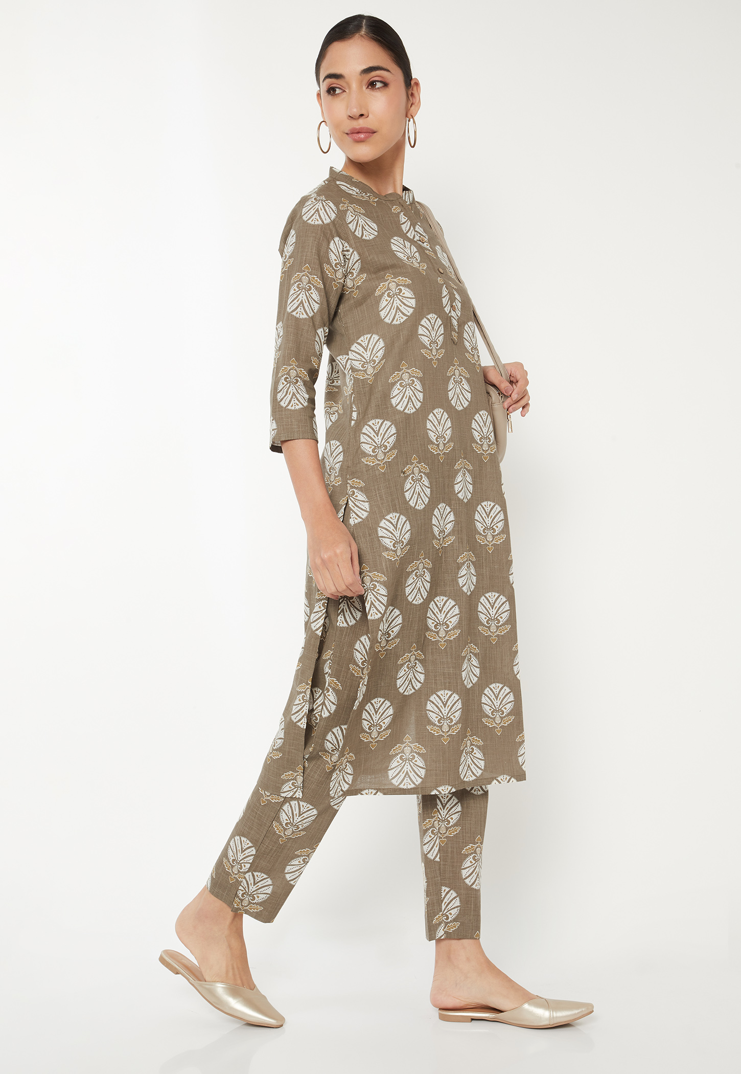 Women Floral Print Straight Kurta Set-picture-14