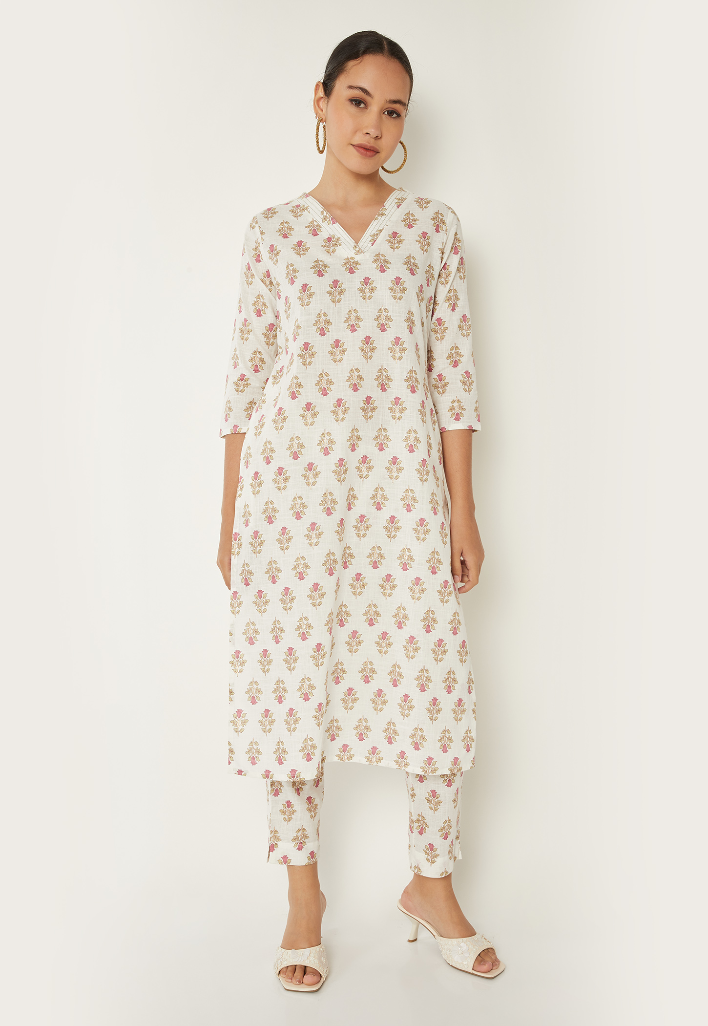 Women Floral Print Straight Kurta Set-picture-35