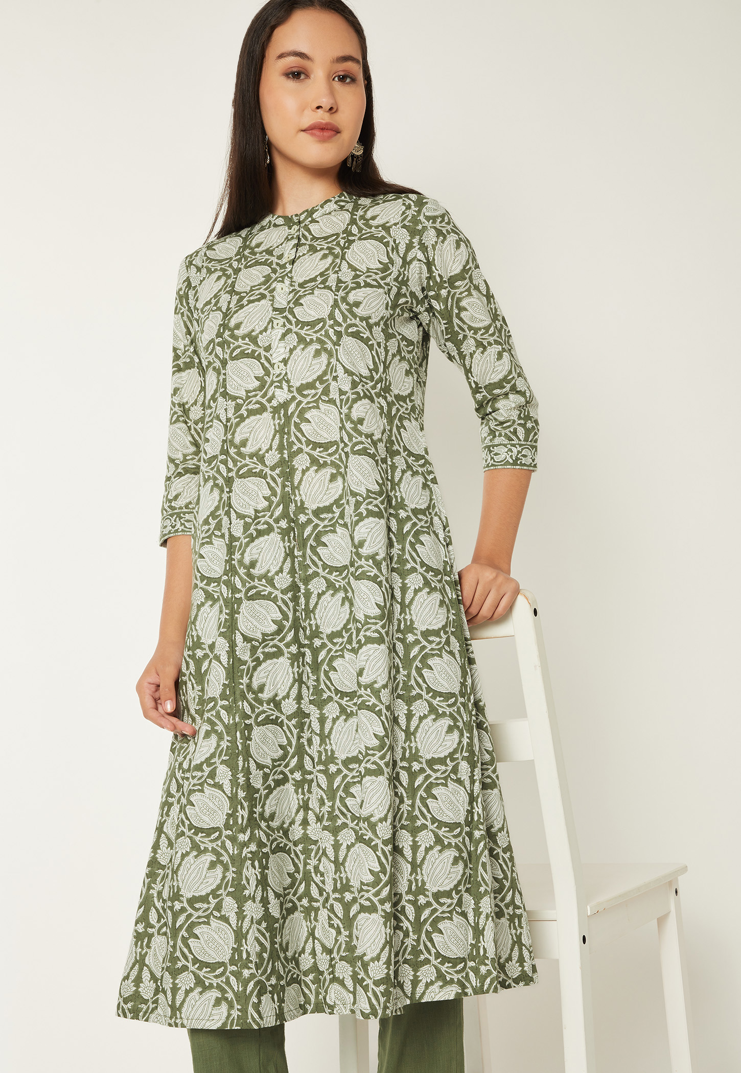 Women Floral Print Kurta Set-image-10